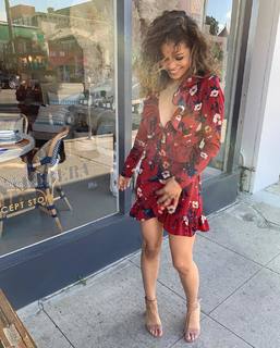 Jennifer Freeman feet photo thumbnail