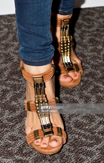 Jennifer Freeman feet photo thumbnail