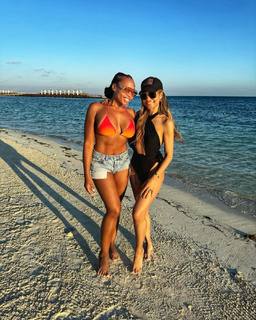 Jennifer Freeman feet photo thumbnail
