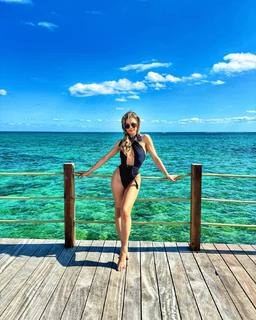 Jennifer Freeman feet photo thumbnail