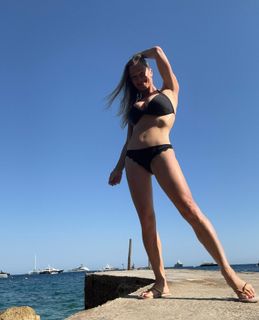 Jennifer Gareis feet photo 11