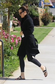 Jennifer Garner feet photo thumbnail