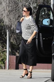 Jennifer Garner feet photo thumbnail