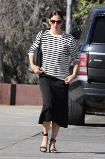 Jennifer Garner feet photo thumbnail