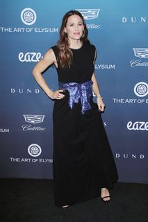 Jennifer Garner feet photo thumbnail