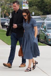 Jennifer Garner feet photo thumbnail