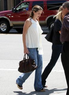 Jennifer Garner feet photo thumbnail