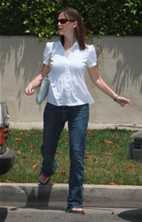 Jennifer Garner feet photo thumbnail