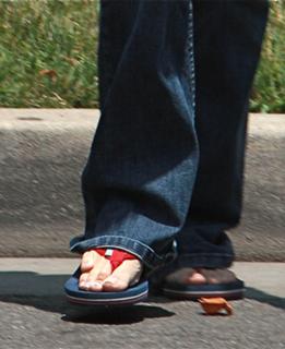 Jennifer Garner feet photo thumbnail