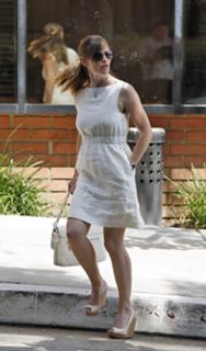 Jennifer Garner feet photo thumbnail