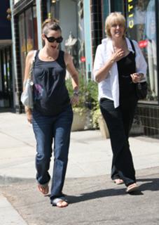 Jennifer Garner feet photo thumbnail