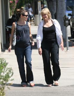 Jennifer Garner feet photo thumbnail