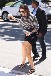 Jennifer Garner feet photo thumbnail