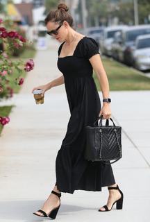 Jennifer Garner feet photo thumbnail