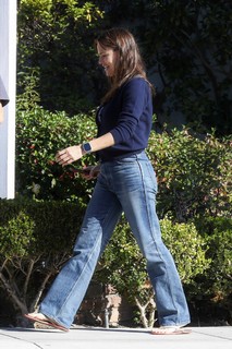 Jennifer Garner feet photo thumbnail