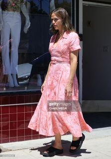 Jennifer Garner feet photo thumbnail