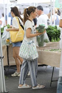Jennifer Garner feet photo 8