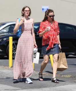 Jennifer Garner feet photo 2