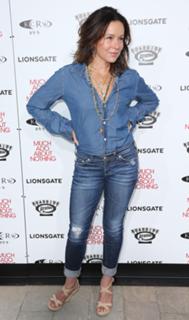 Jennifer Grey feet photo thumbnail