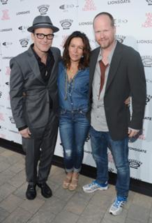 Jennifer Grey feet photo thumbnail