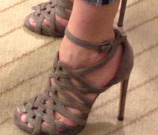 Jennifer Grey feet photo thumbnail