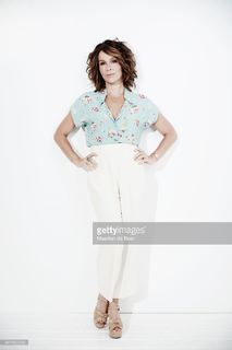 Jennifer Grey feet photo thumbnail