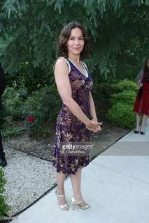 Jennifer Grey feet photo thumbnail