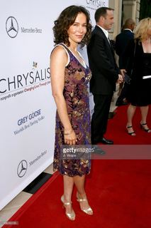 Jennifer Grey feet photo thumbnail