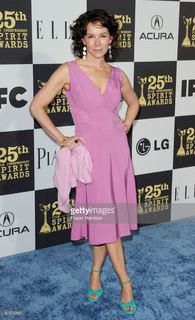 Jennifer Grey feet photo thumbnail