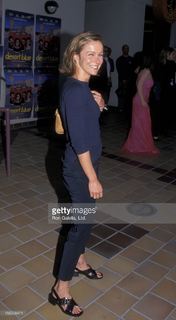 Jennifer Grey feet photo thumbnail