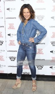 Jennifer Grey feet photo thumbnail
