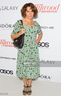 Jennifer Grey feet photo thumbnail