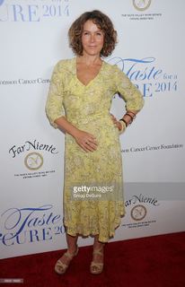 Jennifer Grey feet photo thumbnail