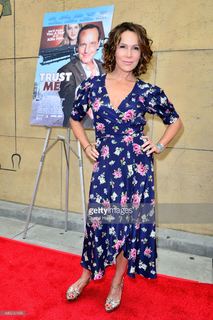 Jennifer Grey feet photo thumbnail