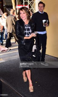 Jennifer Grey feet photo thumbnail