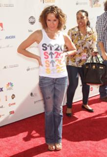 Jennifer Grey feet photo thumbnail