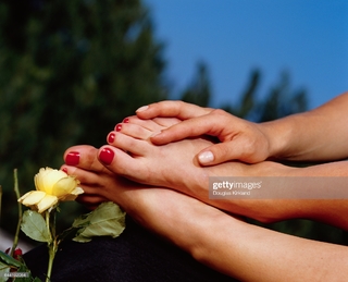 Jennifer Grey feet photo thumbnail