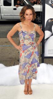 Jennifer Grey feet photo thumbnail