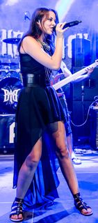 Jennifer Haben feet photo 1
