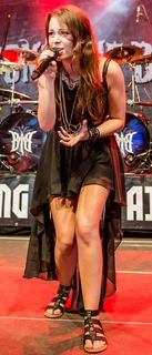 Jennifer Haben feet photo 2