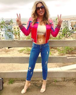 Jennifer Hale feet photo 9