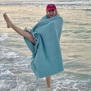 Jennifer Hale feet photo 3