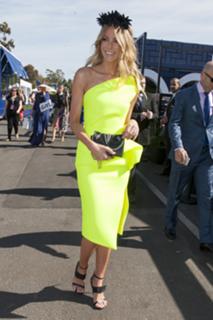 Jennifer Hawkins feet photo thumbnail