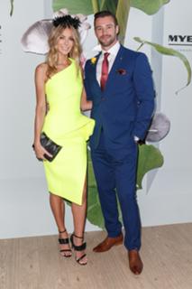 Jennifer Hawkins feet photo thumbnail