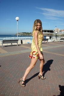 Jennifer Hawkins feet photo thumbnail
