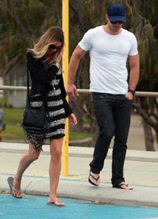 Jennifer Hawkins feet photo thumbnail