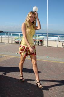 Jennifer Hawkins feet photo thumbnail