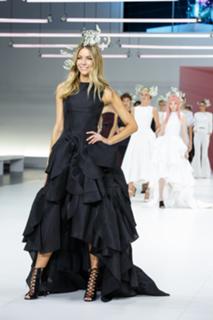 Jennifer Hawkins feet photo thumbnail