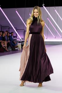 Jennifer Hawkins feet photo thumbnail