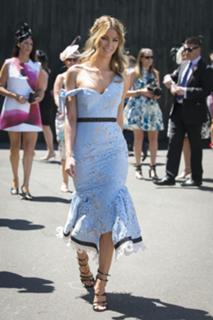 Jennifer Hawkins feet photo thumbnail